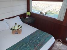 Oman Scuba Diving Holiday. Luxury Oman Aggressor Liveaboard. Master Stateroom.